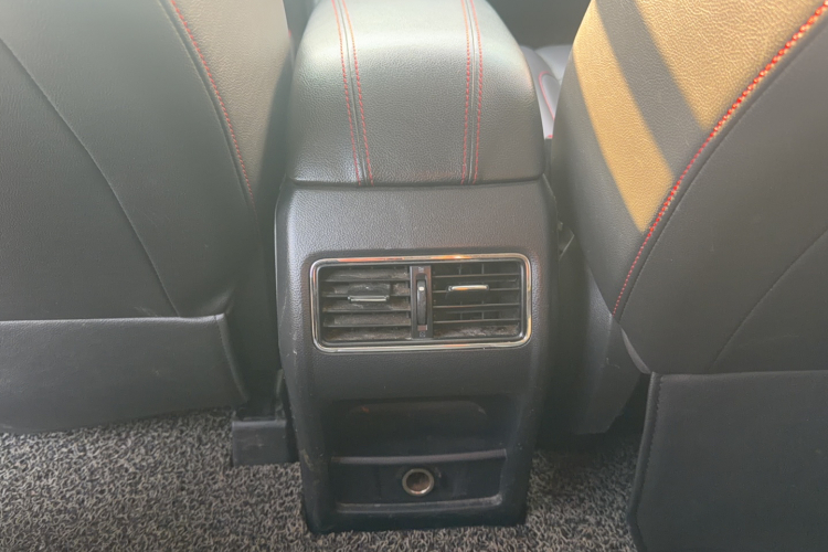 长安CS75 2014款 1.8T 自动精英型 国V中控内饰7007