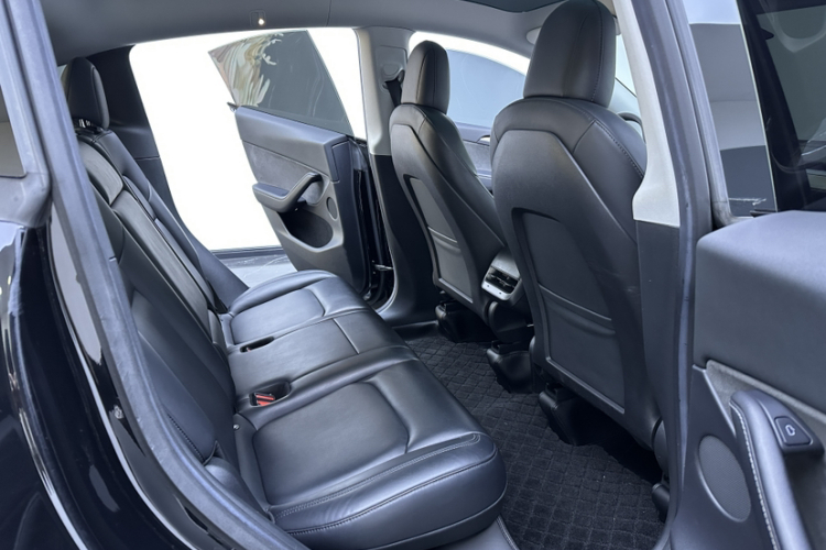 特斯拉 Model Y 2022款 后轮驱动版中控内饰7006