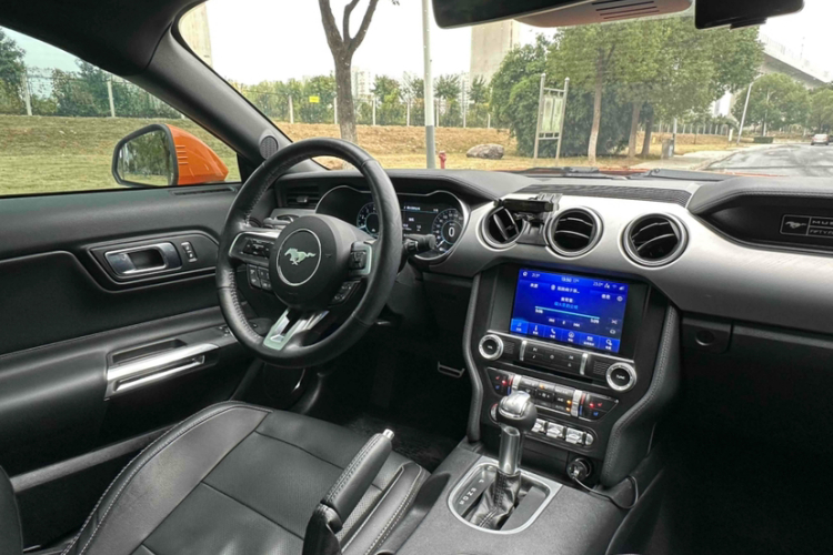 福特 Mustang 2020款 2.3L EcoBoost中控内饰7011