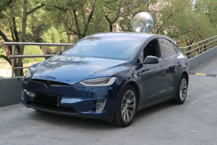 特斯拉 2017款 Model X 100D 长续航版车身外观1