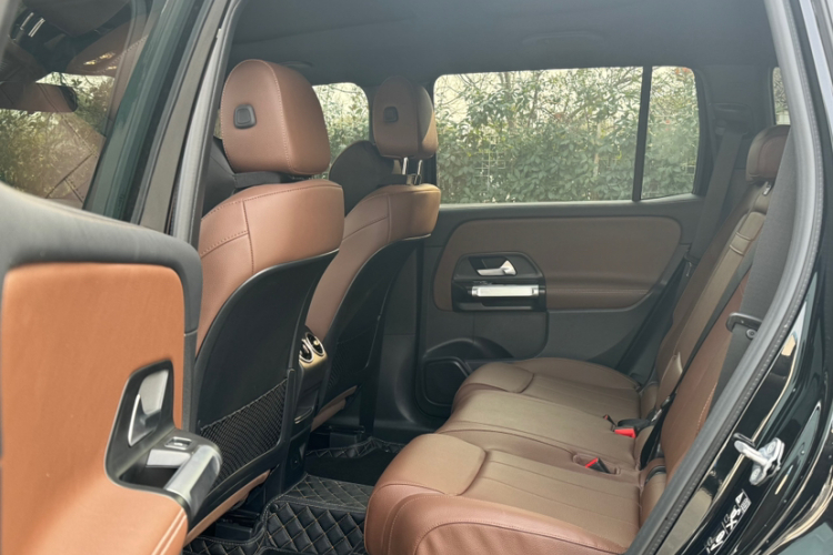 奔驰GLB 2023款 GLB 220 动感型中控内饰7004