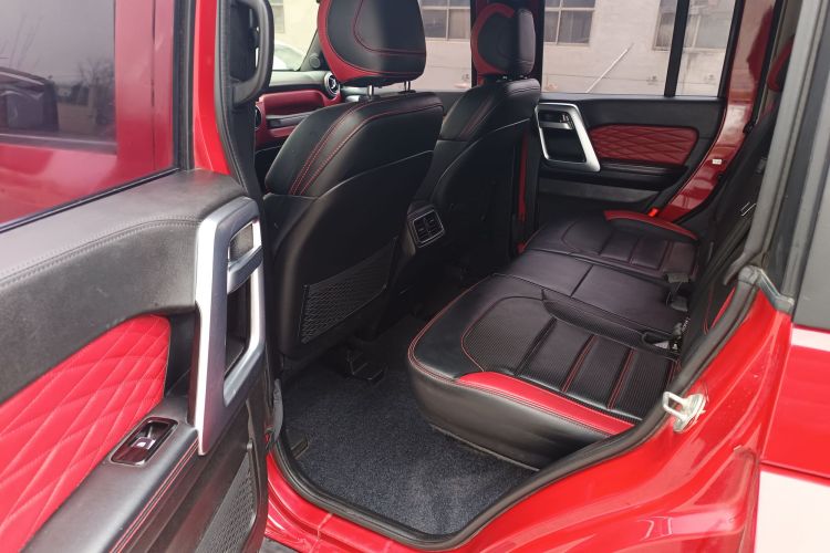 北京越野 北京BJ40 2018款 PLUS 2.3T 自动四驱旗舰版 国V中控内饰7005