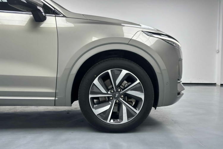 理想汽车 理想ONE 2021款 增程6座版车身外观6001