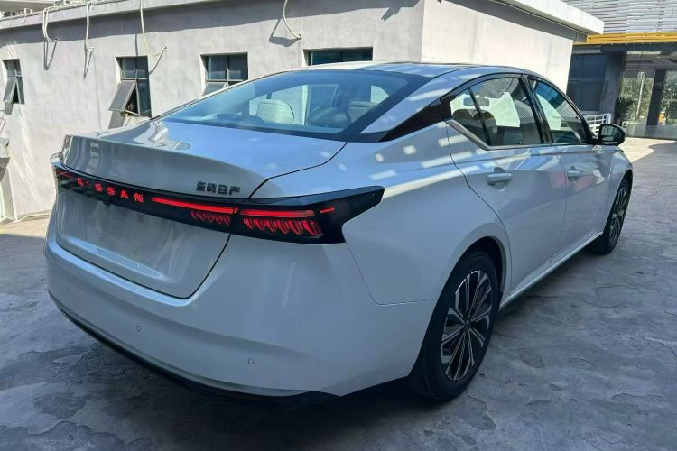 日产 天籁 2026款 鸿蒙座舱 2.0L 智能超舒适版车身外观6005