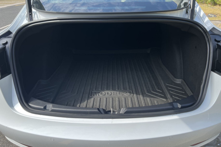 特斯拉 Model 3 2020款 改款 标准续航后驱升级版局部细节9011