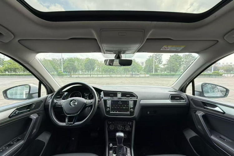 大众 途观L 2017款 330TSI 自动两驱豪华版中控内饰7001