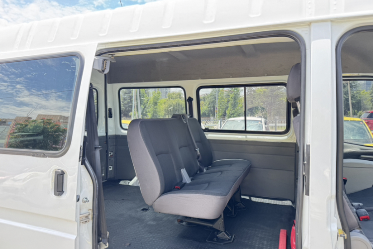 江铃 特顺 2017款 2.8T商运型短轴中顶6/7/8座JX493车身外观6010