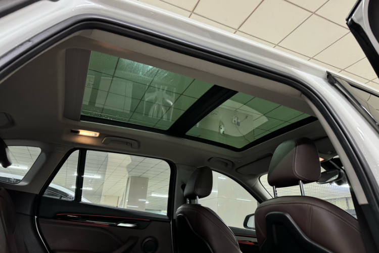 宝马X1 2018款 xDrive20Li 尊享型中控内饰7013