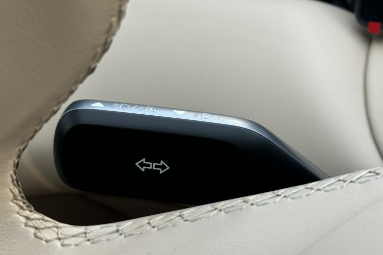 蔚来ET5 2022款 75kWh中控内饰7004