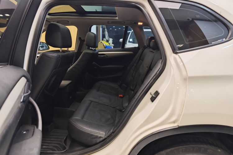 宝马X1 2013款 sDrive18i 时尚型车身外观6008