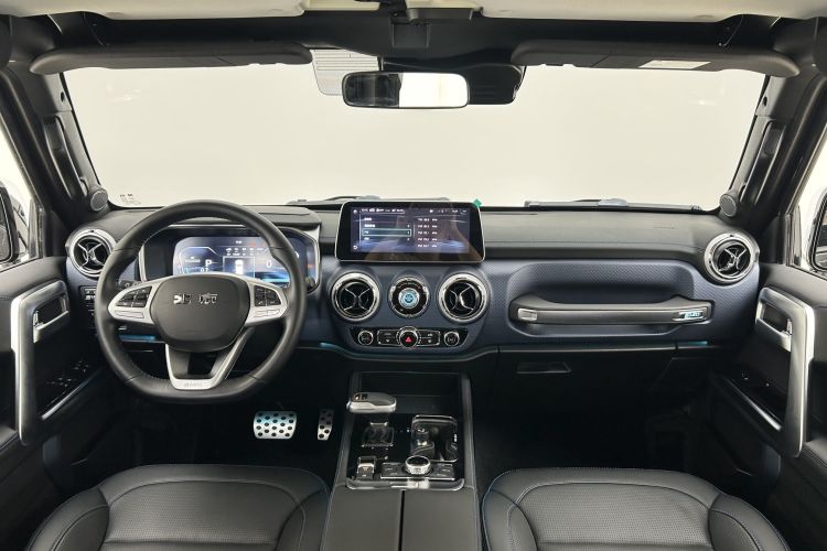 北京BJ40 2020款 2.0T 自动四驱城市猎人版侠客型中控内饰7002