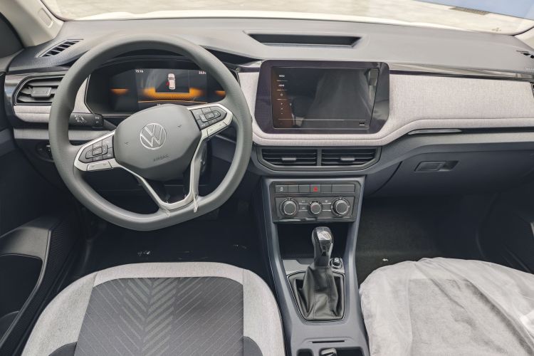 大众 途岳 2025款 新锐 1.5L 锐进版中控内饰7001