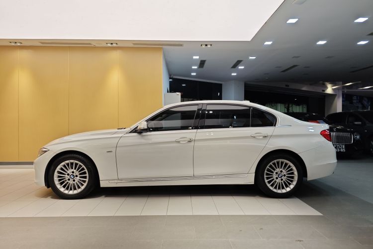 宝马3系 2015款 320Li 超悦版豪华设计套装车身外观6001
