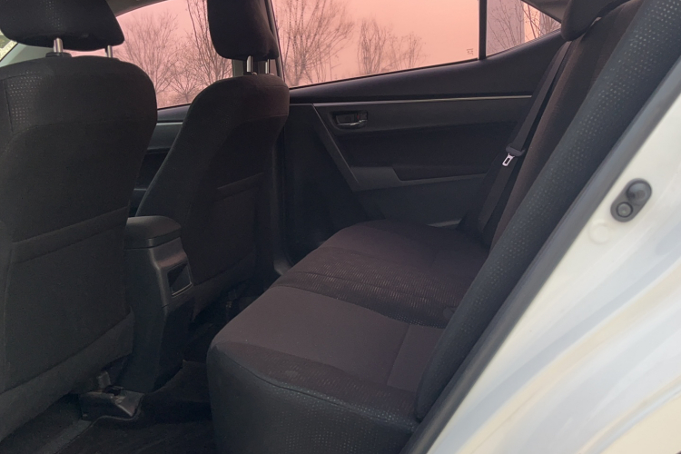 丰田 卡罗拉 2017款 1.2T 手动GL中控内饰7003