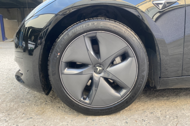 特斯拉 Model 3 2020款 标准续航后驱升级版车身外观6010