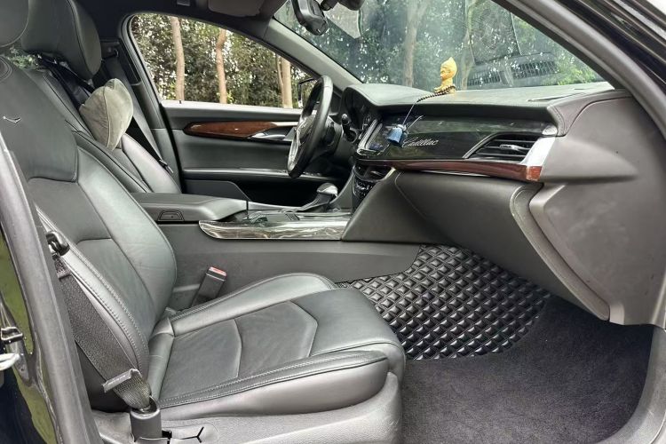 凯迪拉克CT6 2017款 28T 精英型中控内饰7008