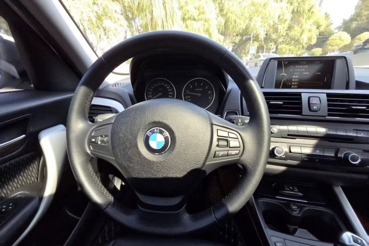 宝马1系(进口) 2013款 改款 116i 领先型局部细节9007