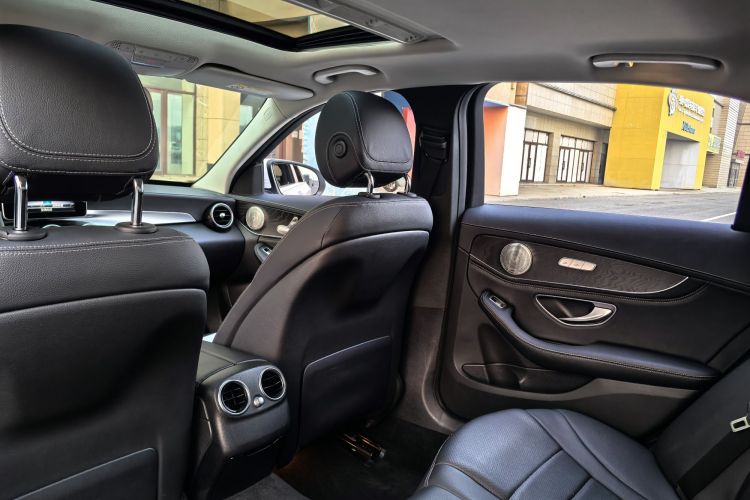 奔驰C级 2018款 C 180 L 时尚型运动版局部细节57