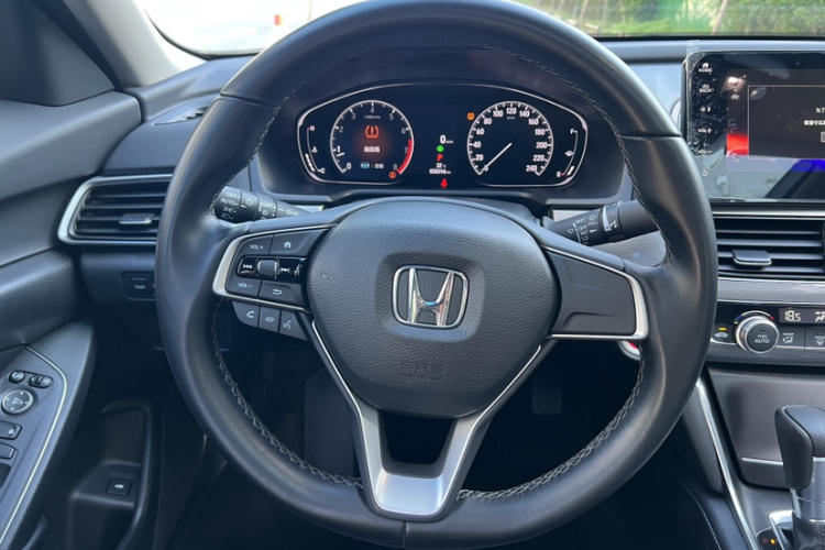 本田 雅阁 2022款 260TURBO 豪华版中控内饰7006