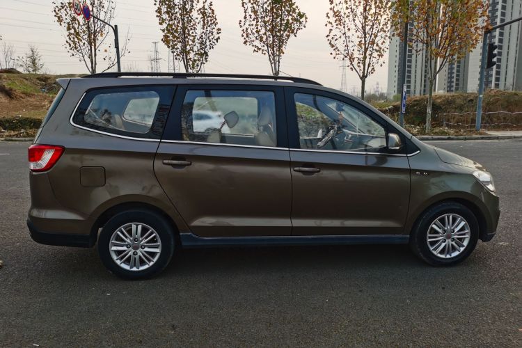 五菱汽车 五菱宏光 2015款 1.5L S1舒适国V车身外观6002