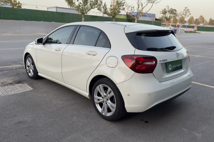 奔驰A级(进口) 2017款 A 200 动感型车身外观6005