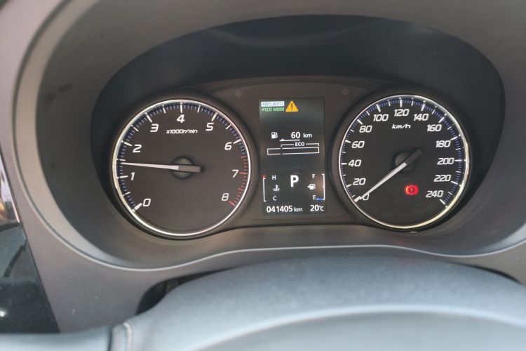 三菱 欧蓝德 2019款 2.4L 四驱致享版 5座 国V中控内饰15