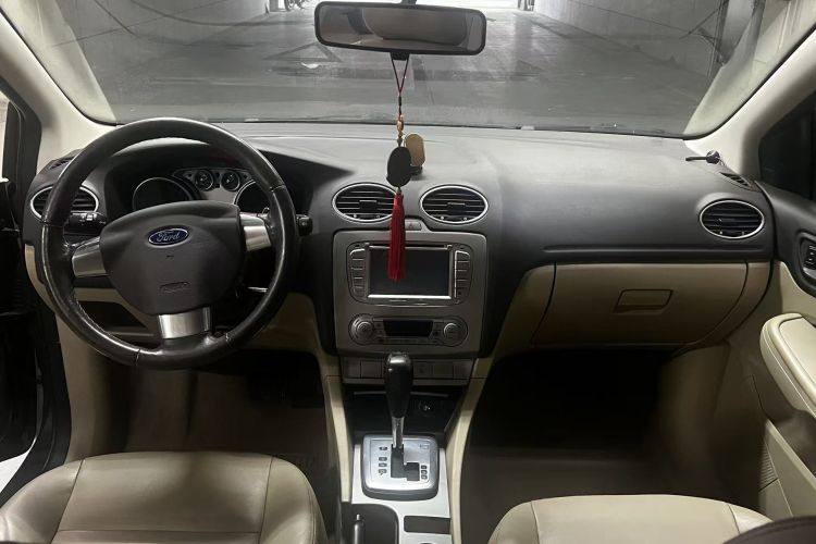 福特 福克斯 2013款 两厢经典 1.8L 自动时尚型中控内饰7003