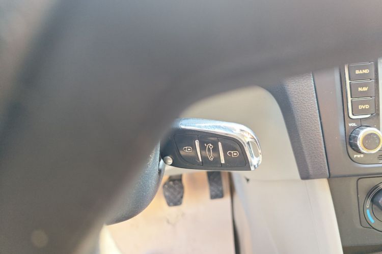 斯柯达 昕锐 2013款 1.6L 手动乐选型中控内饰7001