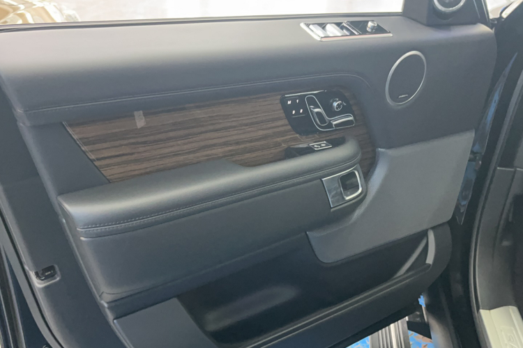 路虎 揽胜 2018款 3.0 SC V6 盛世版中控内饰7004