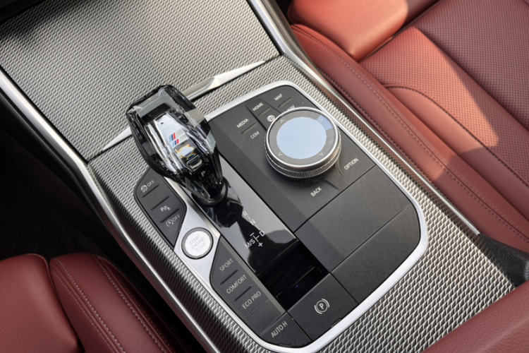 宝马4系 2022款 425i M运动曜夜套装中控内饰7005