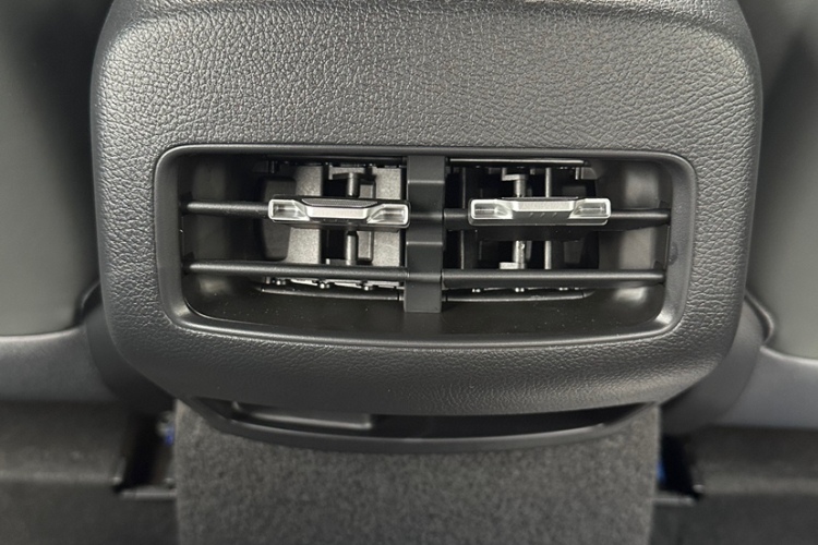 比亚迪 秦PLUS 2025款 DM-i 智驾版 55KM领先型中控内饰7001