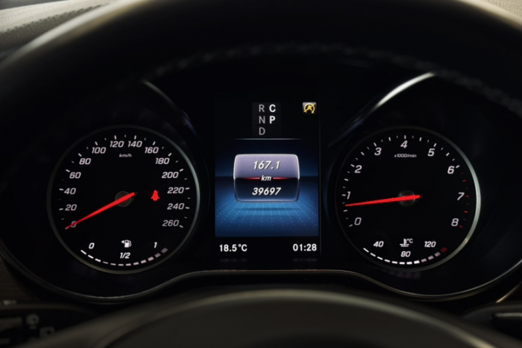 奔驰V级 2020款 V 260 L 长轴距豪华版中控内饰15