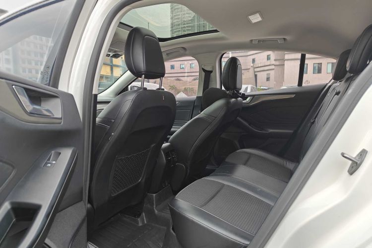 福特 福克斯 2020款 两厢 EcoBoost 180 自动锋潮型中控内饰7009