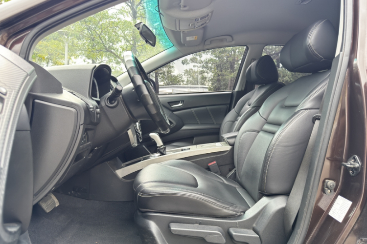 纳智捷 优6 SUV 2017款 1.8T 科技超值型局部细节19