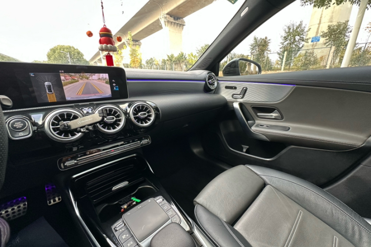 奔驰A级AMG 2019款 AMG A 35 L 4MATIC中控内饰7011