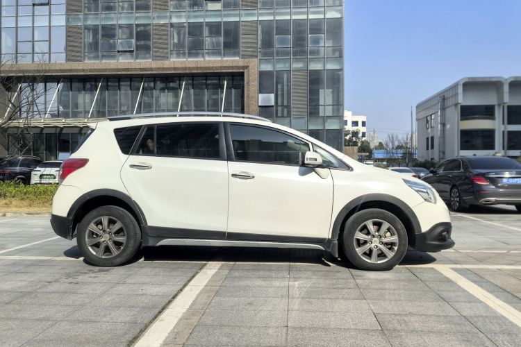 丰田 逸致 2015款 180E CVT跨界版车身外观6007