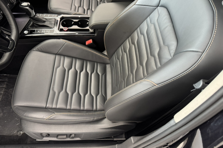 大众 帕萨特 2019款 330TSI 精英版 国VI中控内饰7002