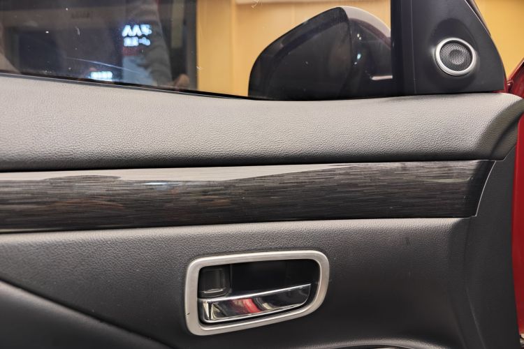 三菱 欧蓝德 2019款 2.0L 两驱畅享版 5座 国V中控内饰7011