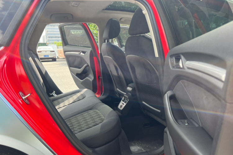 奥迪A3 2016款 Sportback 35 TFSI 领英型中控内饰7004