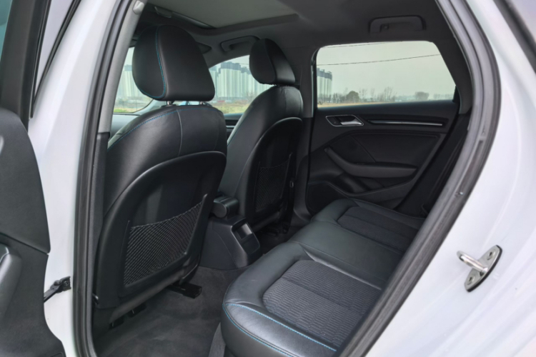 奥迪A3 2019款 Sportback 35 TFSI 时尚型 国V中控内饰7001