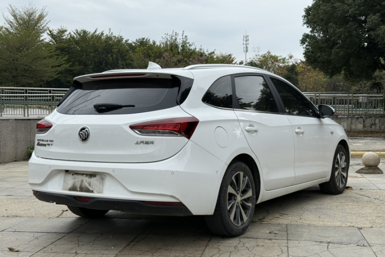 别克 阅朗 2018款 18T 自动精英型车身外观6008