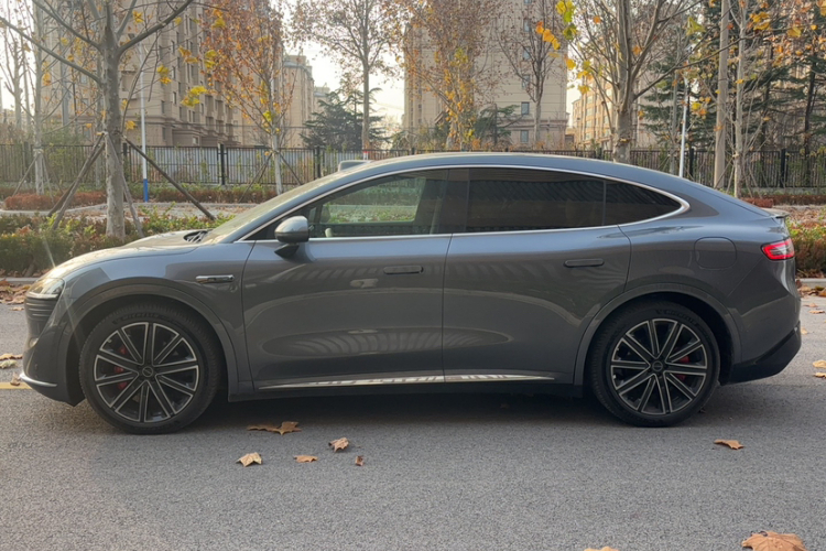 鸿蒙智行 智界R7 2025款 增程 331km Ultra车身外观6002