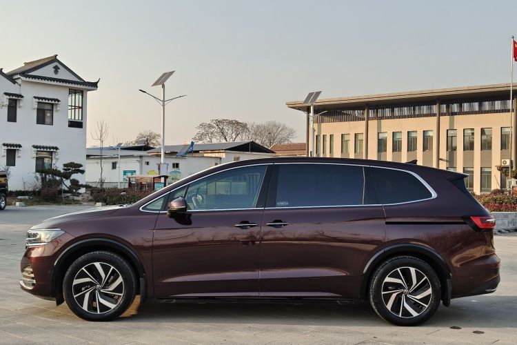 大众 威然 2022款 380TSI 尊驰版车身外观6006