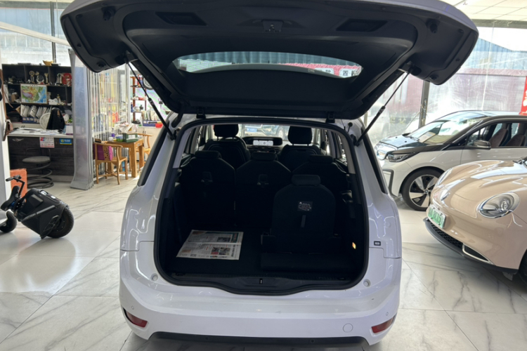 雪铁龙 C4 PICASSO 2015款 Grand 1.6T 时尚型 7座中控内饰7006