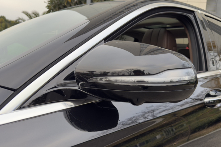 奔驰E级 2023款 E 260 L车身外观6010