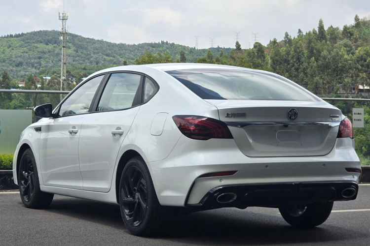 名爵 MG6 2023款 1.5T 经典版车身外观6001