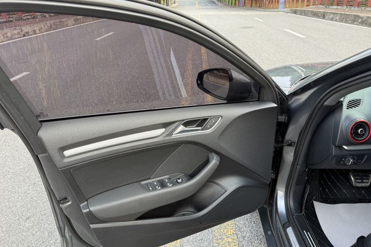 奥迪A3 2020款 Limousine 35 TFSI 风尚型 国VI中控内饰7009