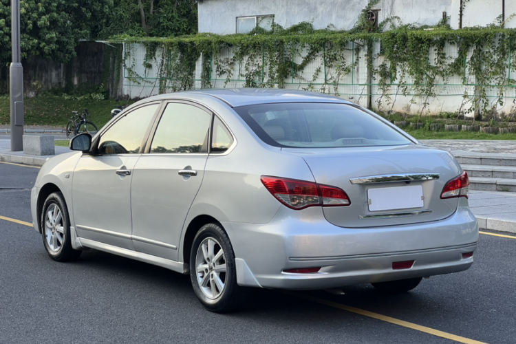 日产 轩逸 2012款 经典 1.6XE 自动舒适版车身外观6003