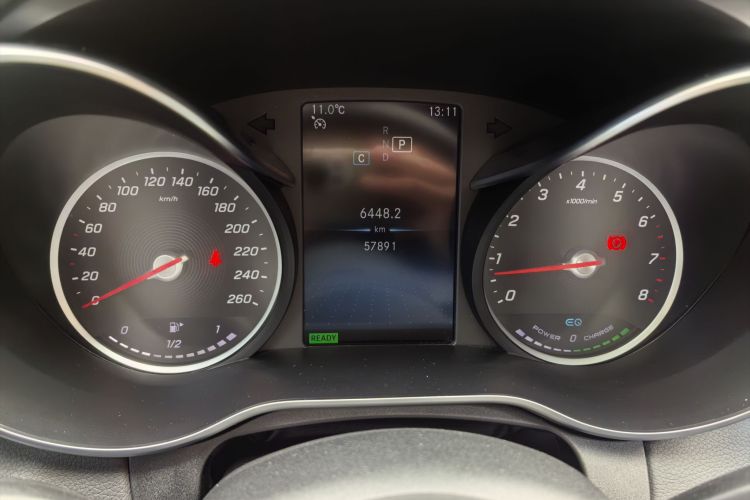 奔驰C级 2019款 C 260 运动版中控内饰15