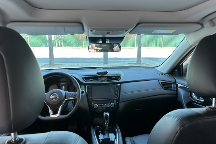日产 奇骏 2023款 经典 2.0L 两驱智联臻享版中控内饰7002